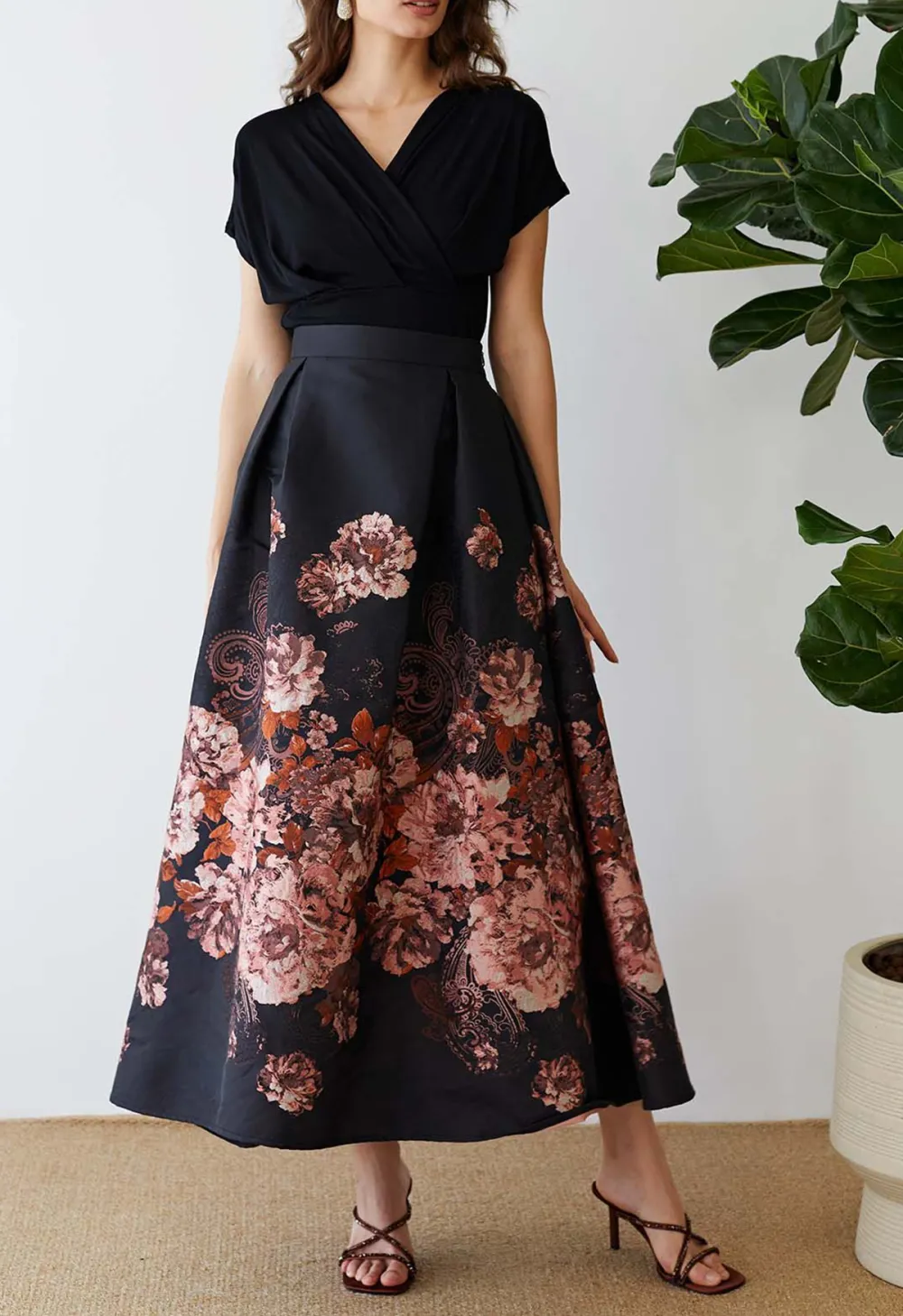BEWITCHING PEONY JACQUARD FLARE SKIRT IN BLACK